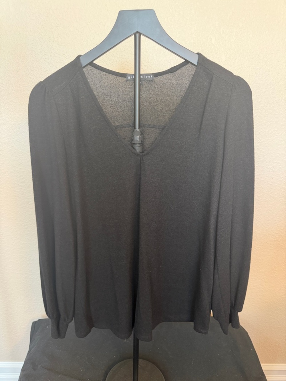 Black V-Neck Long Sleeve Women's Top